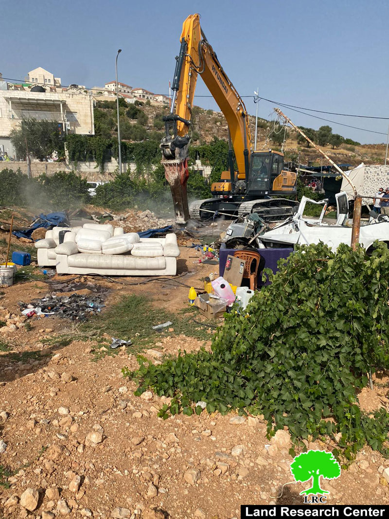 هدم مغسلة سيارات في بلدة الخضر بمحافظة بيت لحم