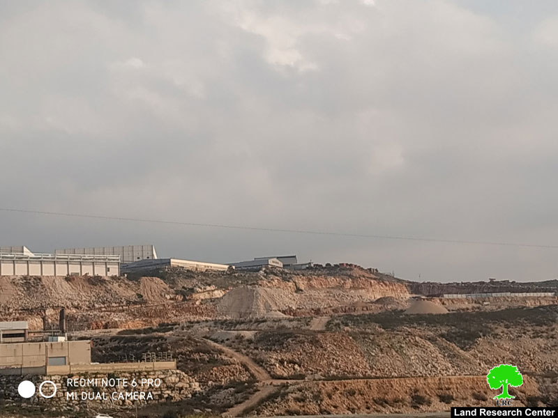 الشروع في تجريف أراضي في قرية حارس بهدف توسعة  المنطقة الصناعية ” ارائيل” / محافظة سلفيت