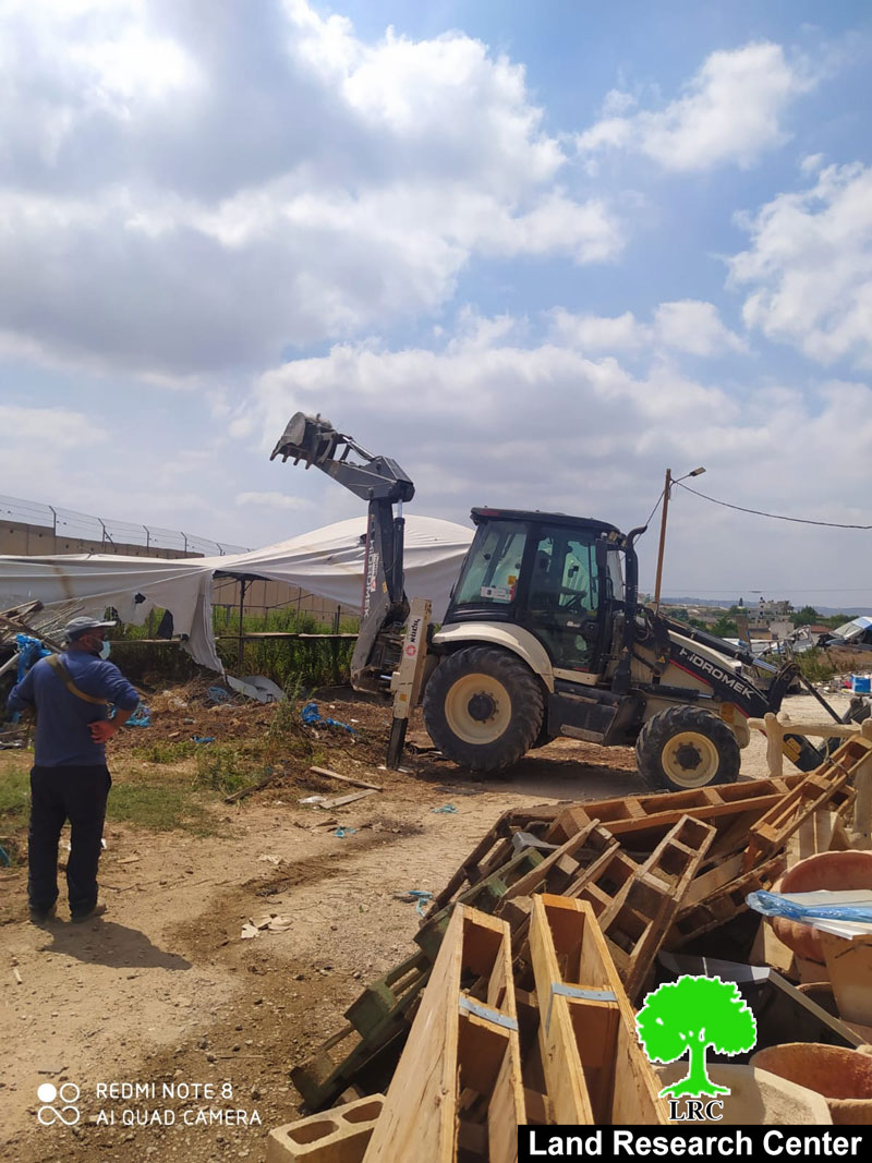 هدم منشأتين تجاريتين في قرية نزلة عيسى شمال طولكرم