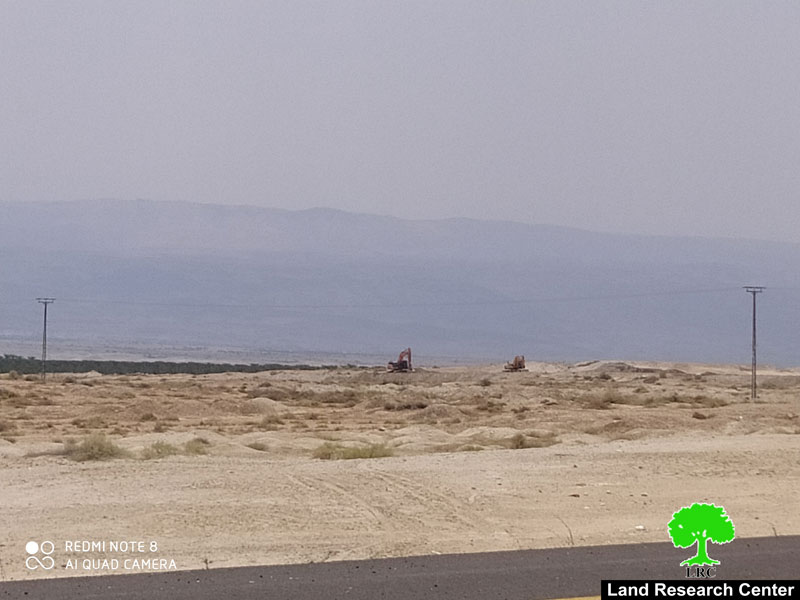 Israeli bulldozers ravage vast areas in Deir Abu Hajla / Jericho