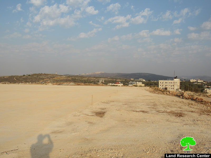 إخطار بوقف العمل والبناء في ملعب بلدية سلفيت