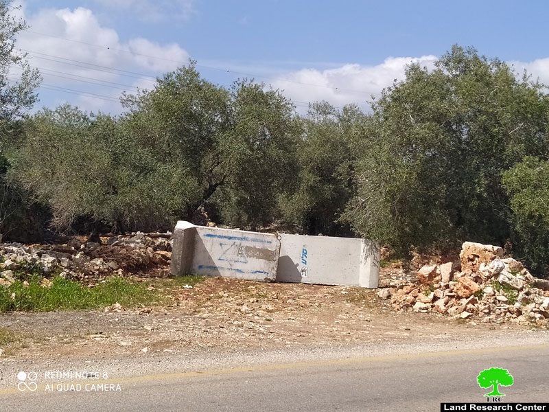 Closure of five agricultural roads in Deir Istiya / Salfit governorate