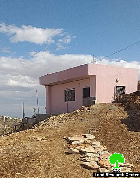 إخطار مسكن عائلة سند  بوقف العمل والبناء في بلدة جناتا / محافظة بيت لحم