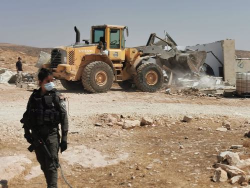 هدم  مسكنين ومنشأة زراعية في قرية ” جنبا” بمسافر يطا جنوب الخليل