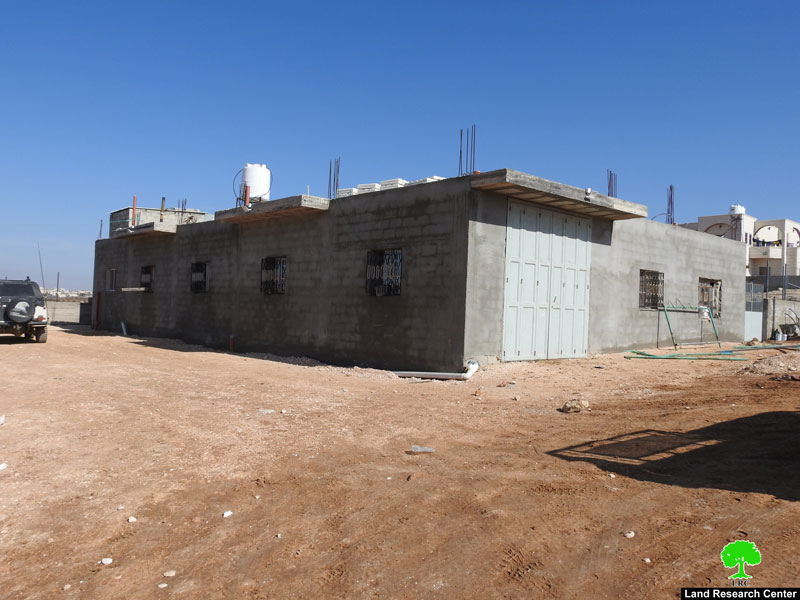 الاحتلال يهدم مساكن ومنشآت زراعية في عدة مناطق ببلدة يطا جنوب الخليل