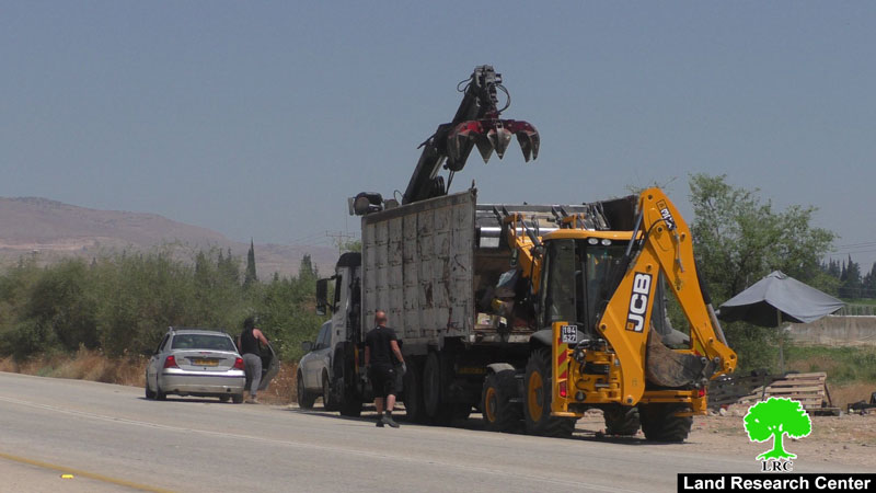 Demolition and confiscation of vegetable stalls in the northern Ghur Valley / Tubas Governorate