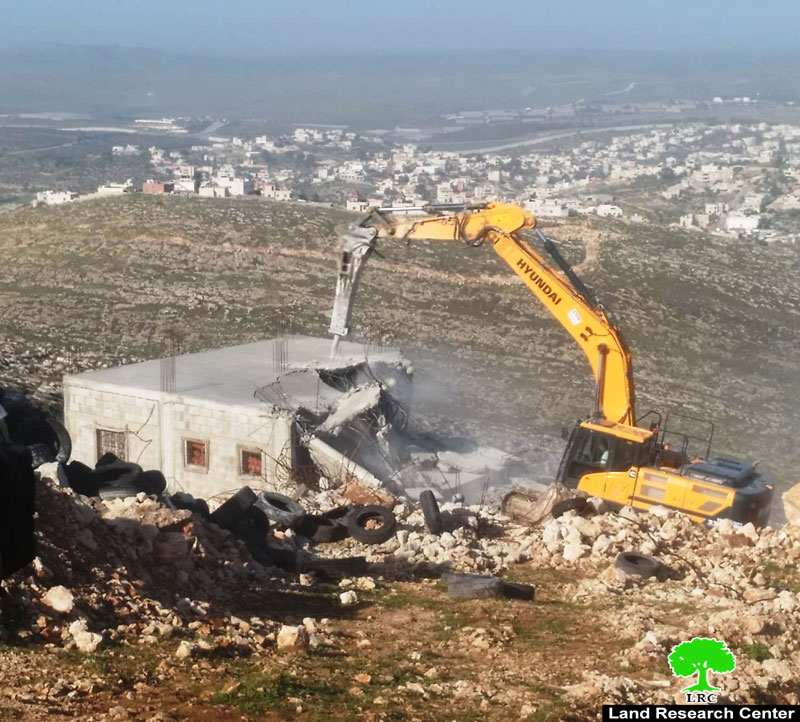 هدم منزل وتدمير شبكة كهرباء في خلة طه ببلدة دورا / محافظة الخليل