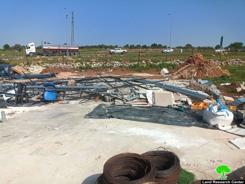 الاحتلال الاسرائيلي يهدم منشأة تجارية في قرية جينصافوط بمحافظة قلقيلية