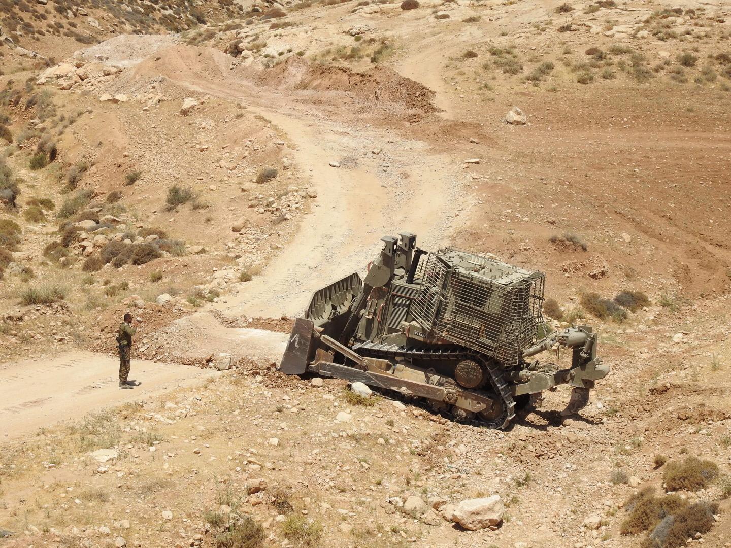 Israeli Machineries ravage two roads in Masafer Yatta / South Hebron