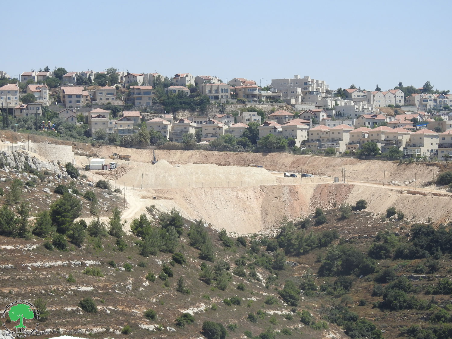 انشاء بؤرة استعمارية جديدة على أراضي بلدة الخضر في محافظة بيت لحم