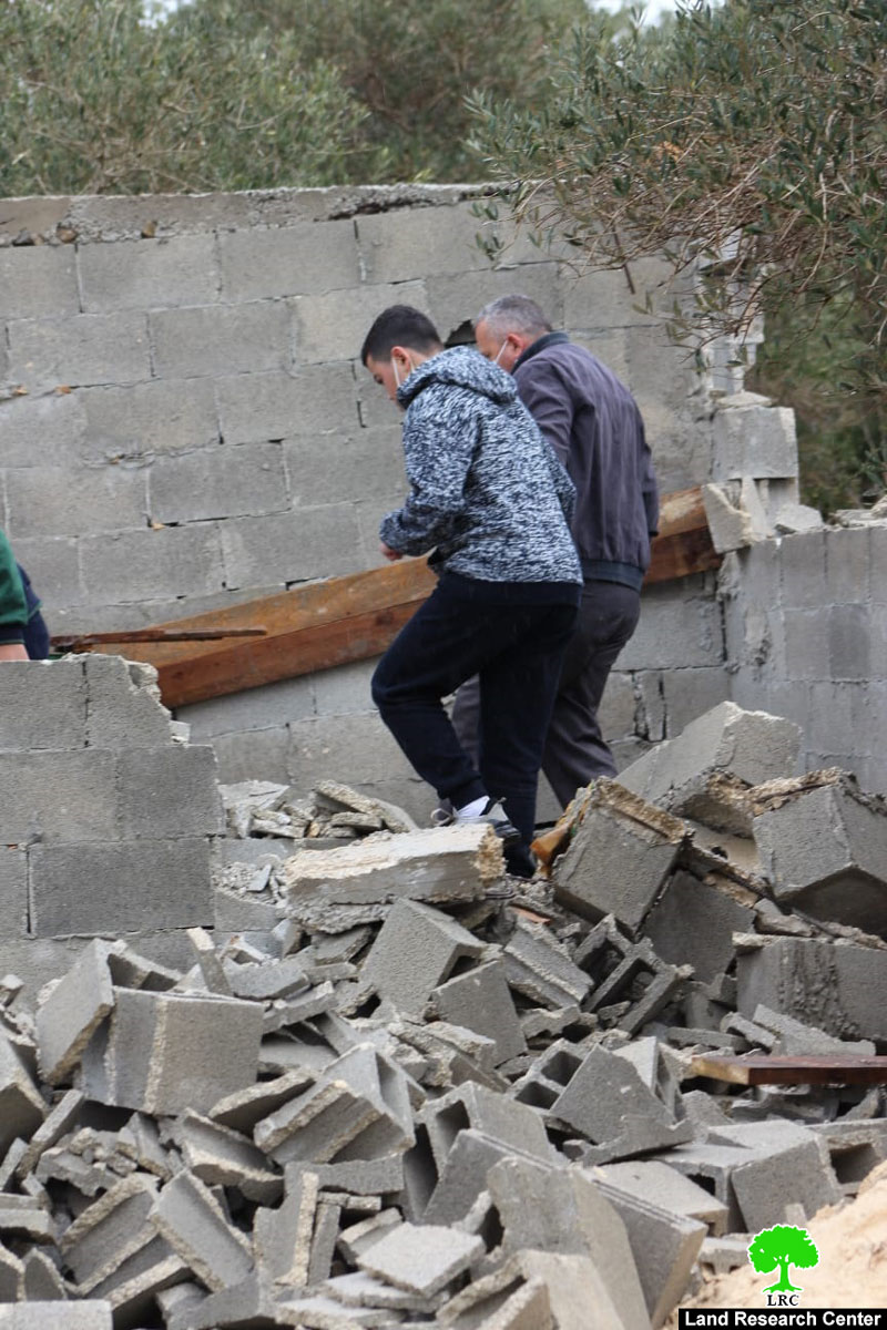 Bruchin colonists destroy an Agricultural Room in Dhohor Soboh area / Salfit Governorate