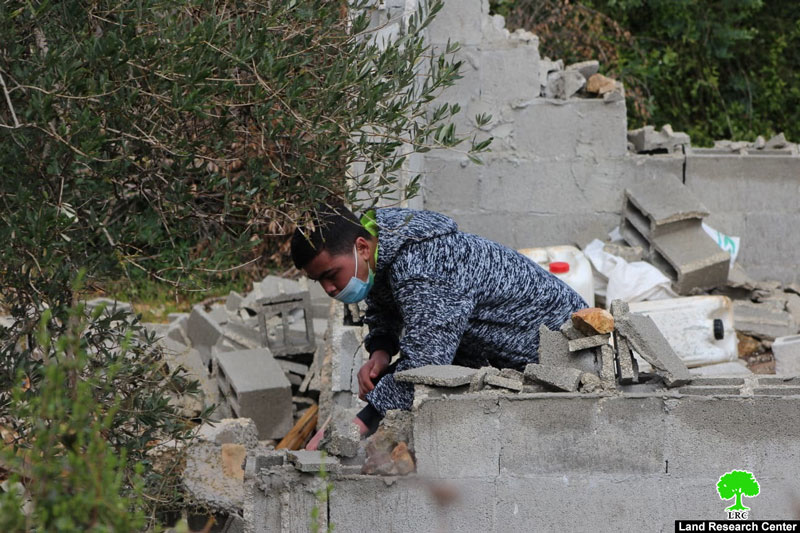 Bruchin colonists destroy an Agricultural Room in Dhohor Soboh area / Salfit Governorate