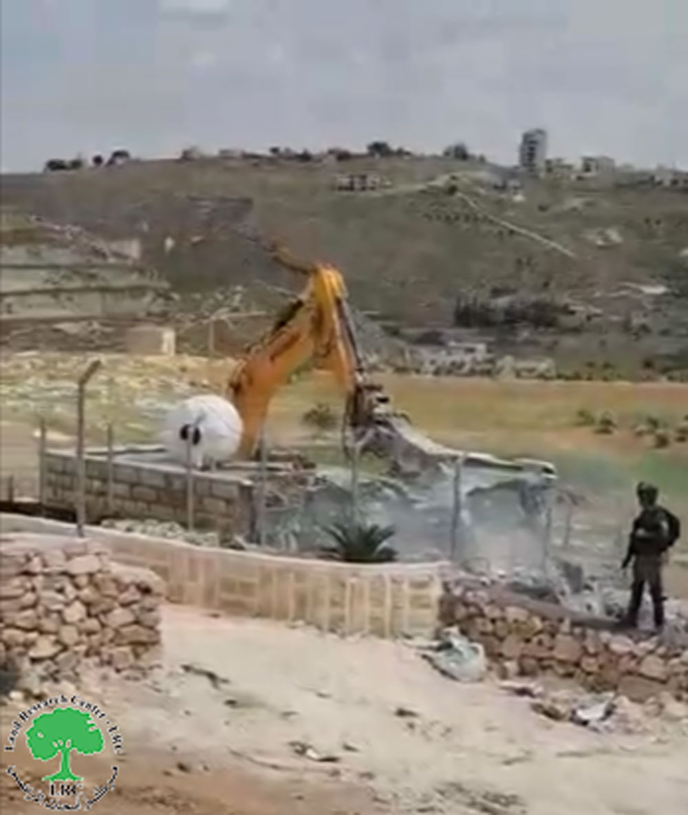The Israeli Occupation Demolishes a House Belongs to Ja’abis family in Beit Sahur city / Bethlehem Governorate