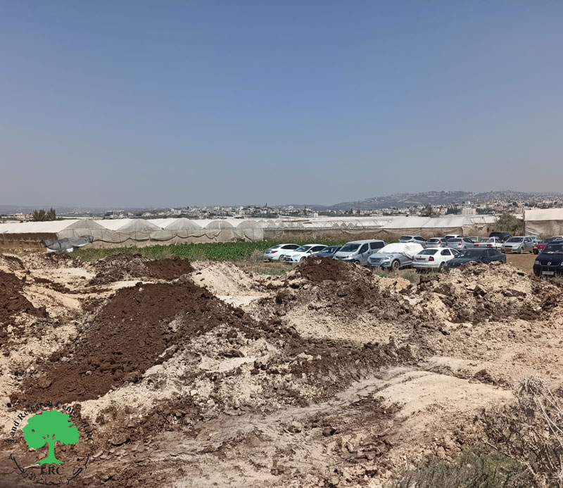 الاحتلال يجرف قطعة أرض لعائلة حسن في بلدة عتيل / محافظة طولكرم