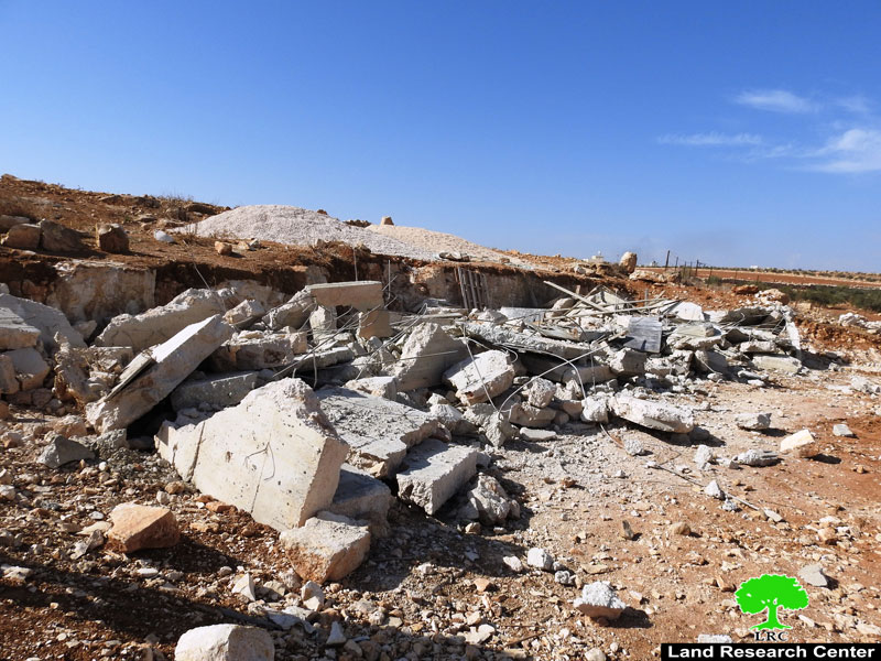 الإحتلال يهدم مقبرة في قرية الديرات شرق يطا بمحافظة الخليل