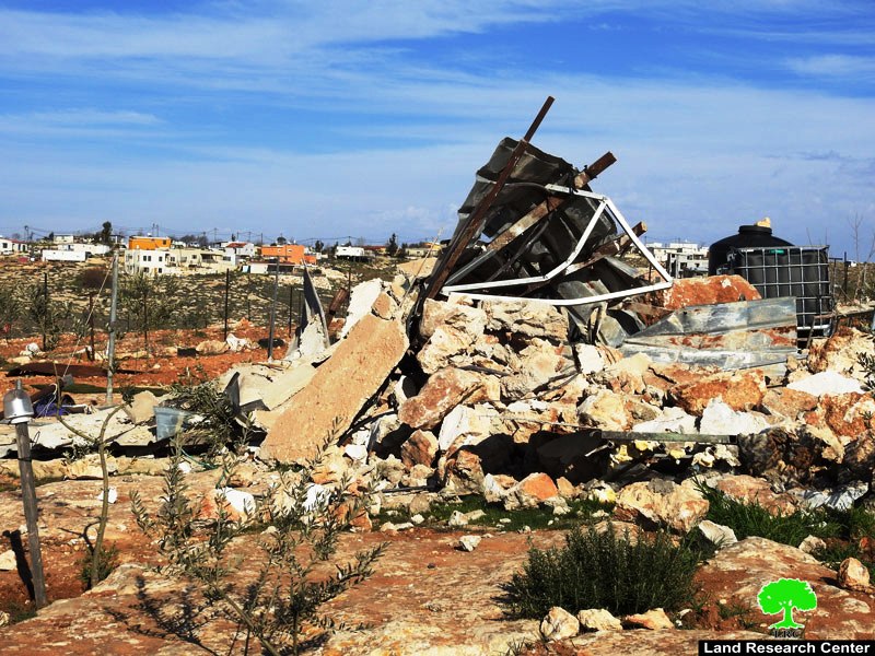 الاحتلال يهدم مساكن ومنشآت في قريتي شعب البطم ولصيفر بمسافر يطا جنوب الخليل