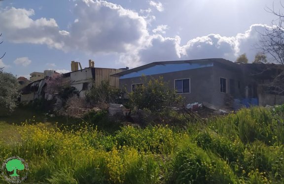 المستعمرون يسرقون أربعة خراف من مزرعة في بلدة سنجل بمحافظة رام الله