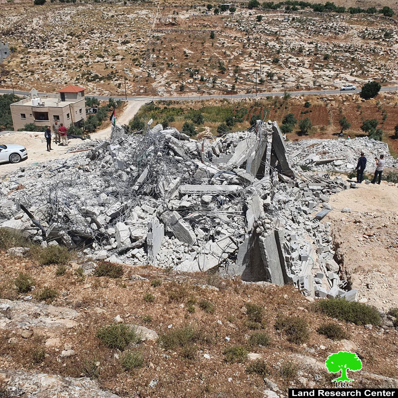 هدم منزلين قيد الإنشاء لعائلة أبو حلوان في قرية بيت دجن / محافظة نابلس