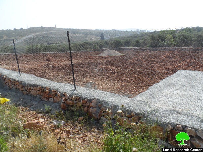إخطار بوقف تأهيل أراضي بحجة “الاعتداء على الآثار” في بلدة عزون بمحافظة قلقيلية