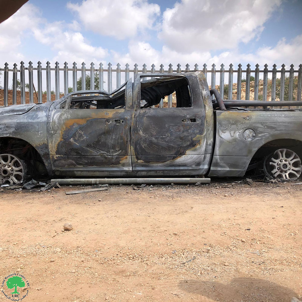 Jewish settlers beat a contractor, burn his two vehicles and smash the windows of his bulldozer in the town of Turmusaya, Ramallah Governorate
