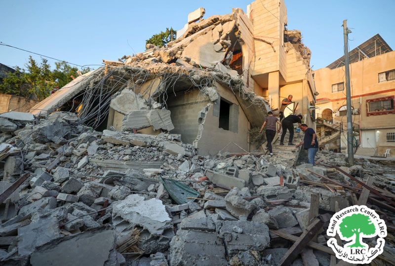 بذريعة الأمن … الاحتلال يهدم مبنيين سكنيين في قرية رمانة / محافظة جنين