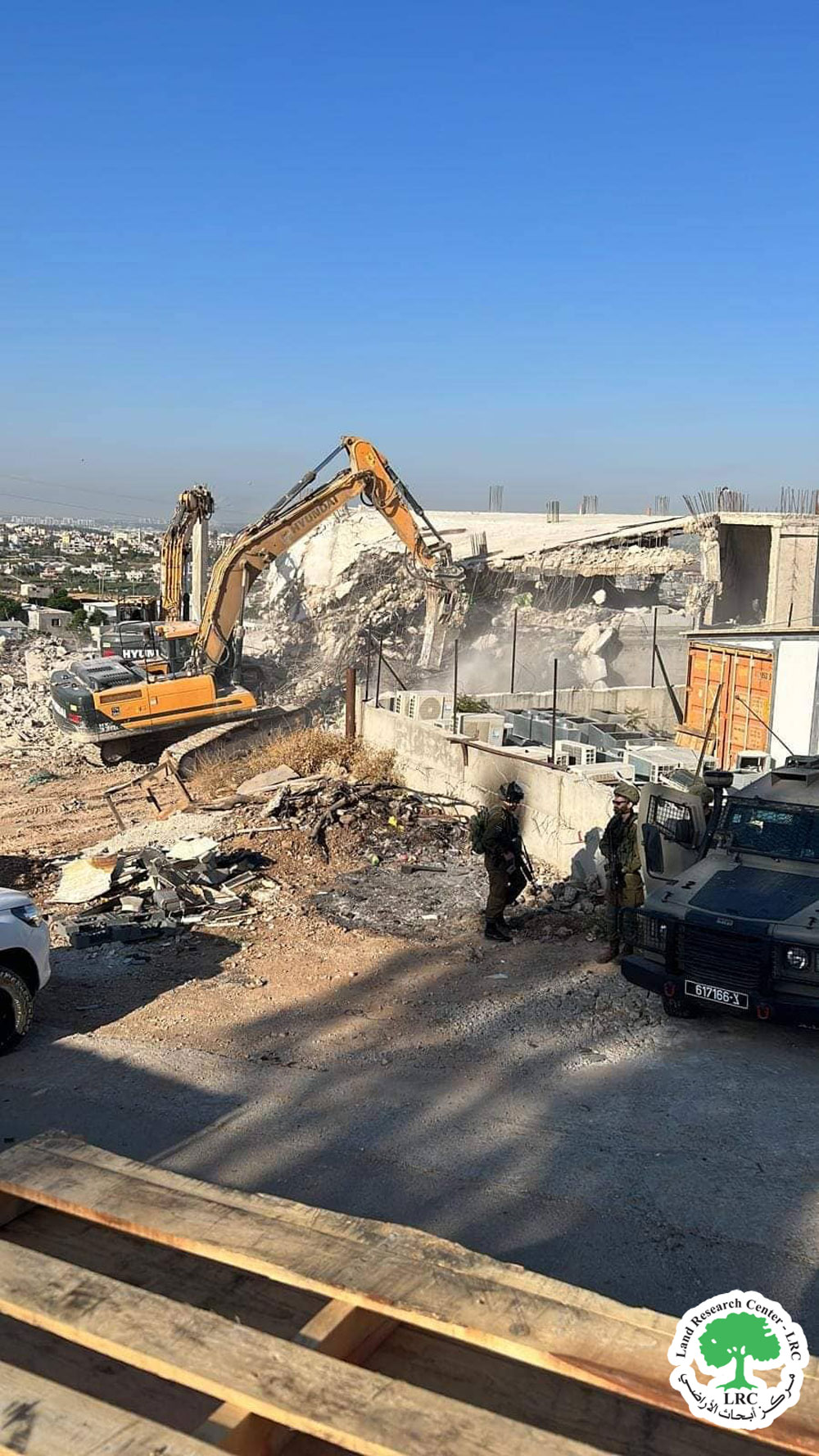 الاحتلال الإسرائيلي يهدم مسجد ” الصمود” في تجمع الرماضين الجنوبي / محافظة قلقيلية