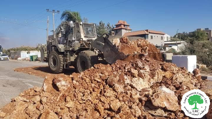 إغلاق مدخل بلدة قصرة الرئيسي / محافظة نابلس