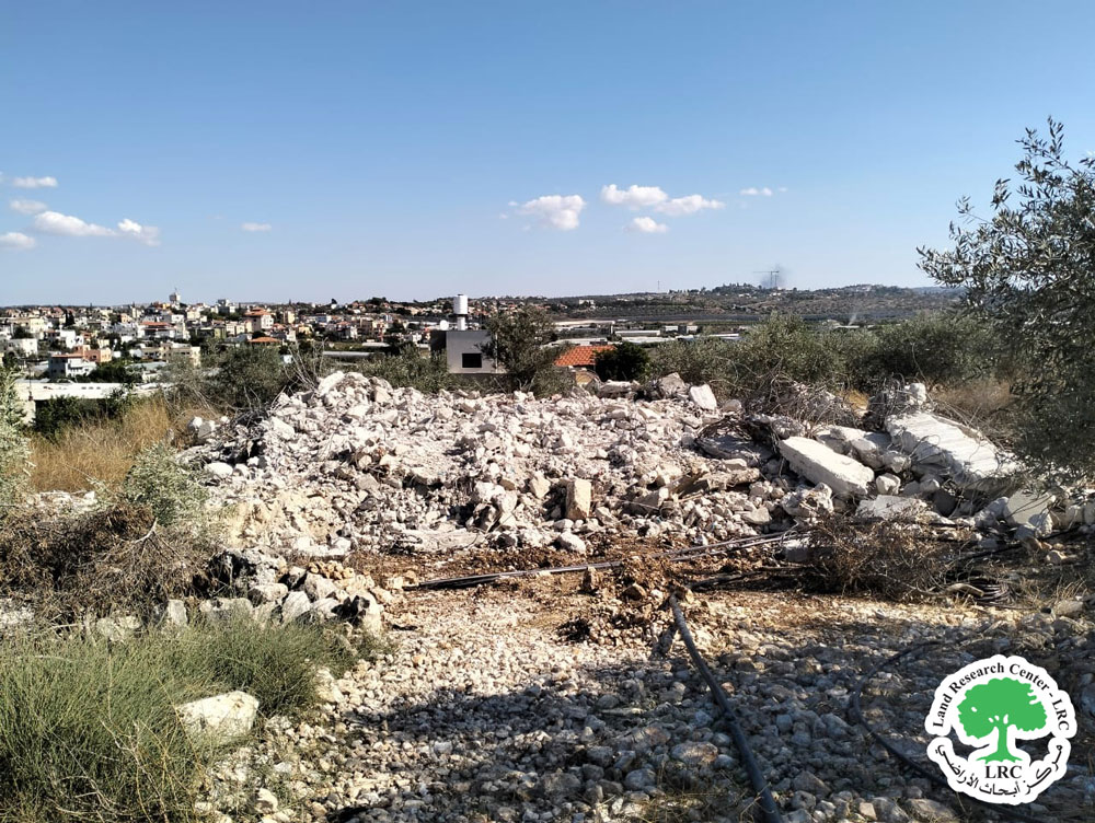 الاحتلال الإسرائيلي يهدم مسكناً قيد الإنشاء لعائلة سعيد في قرية عزون عتمة / محافظة قلقيلية